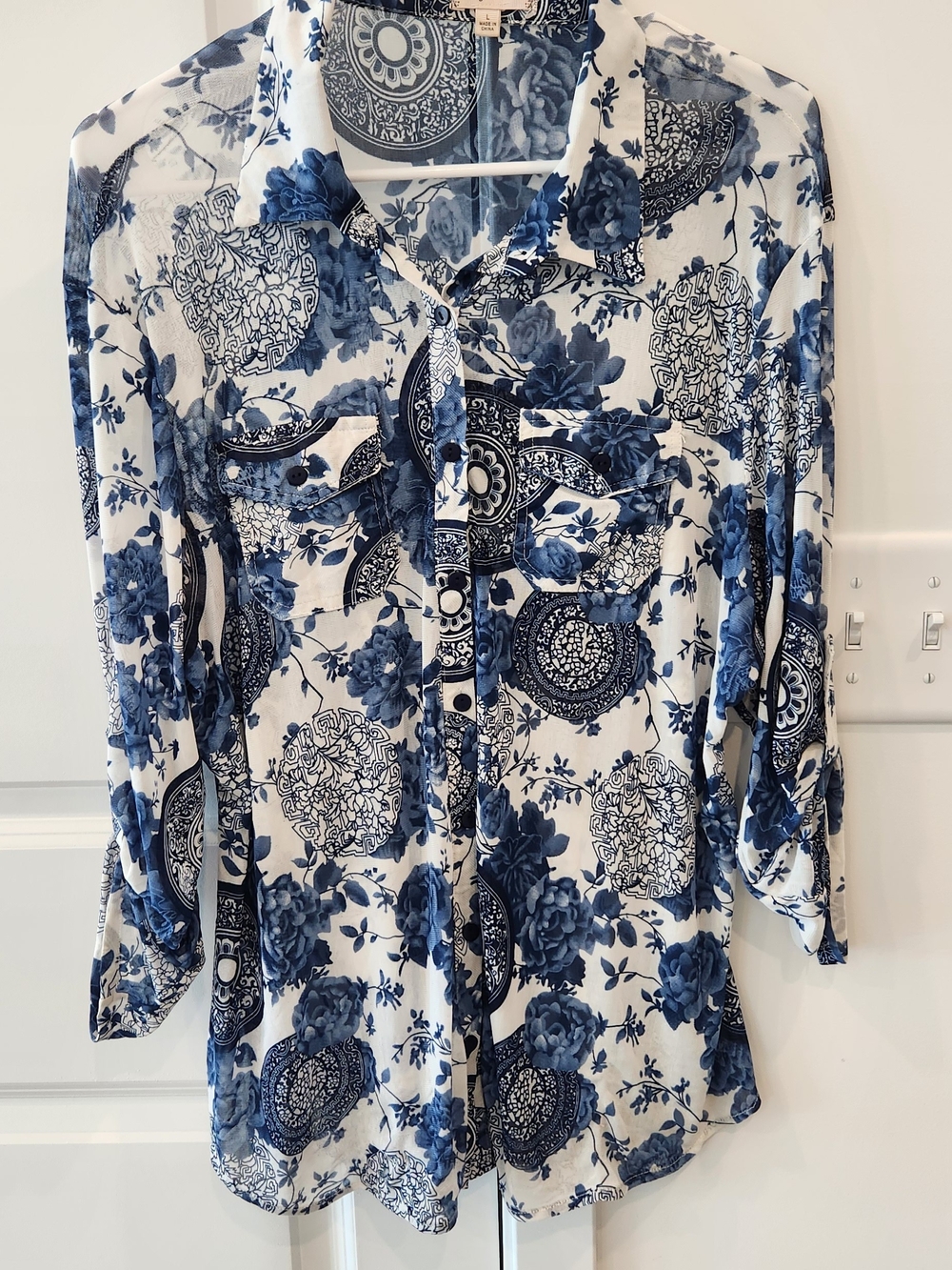 Women's Blue Floral Button-Down Shirt - Classic Collared Top